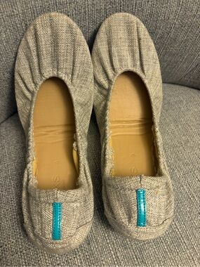 Women's Tieks Sz 9 Casual Ballet Flats in Light Gray with Teal Accent